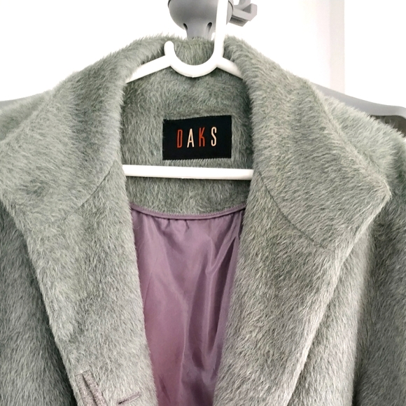 Vintage Daks Faux Fur Coat ( Rare Find) - Picture 4 of 12